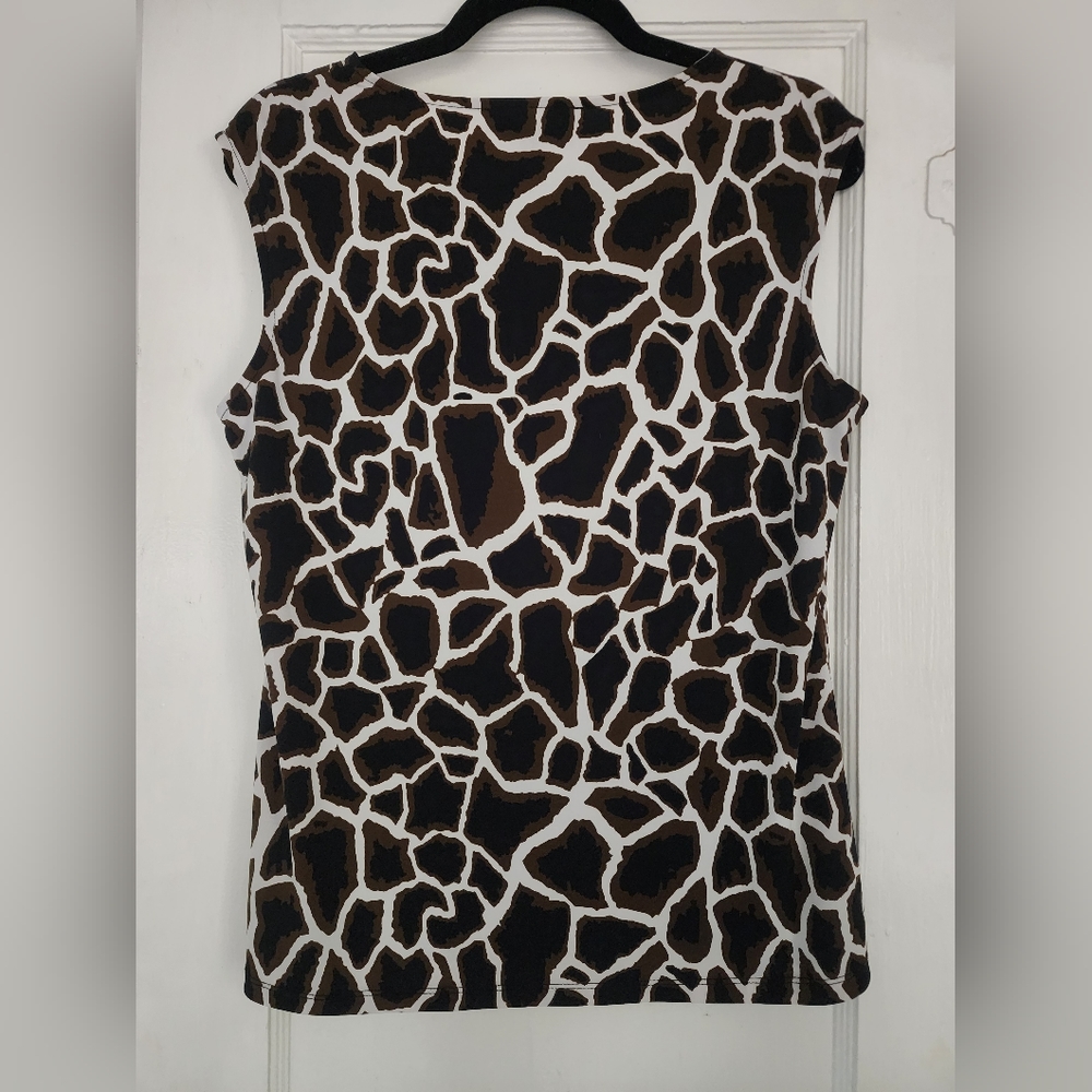 Giraffe/Animal Print Sleeveless Womens Blouse - Picture 3 of 10
